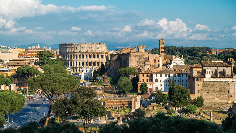 Panoramic view of the Colosseum and Roman Forum - perfect 3-day Rome itinerary